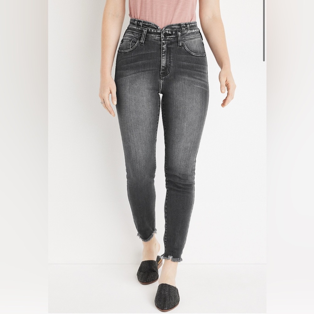 KanCan $59 Skinny High Rise Black Jean Frayed Hem 30/10 EUC W16-17” R12” I 27”